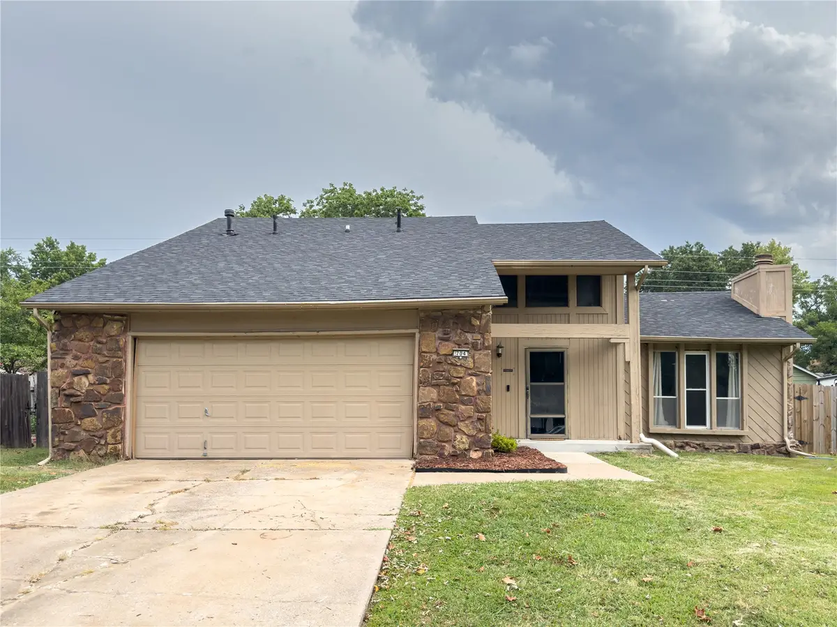 704 W Vicksburg Street, Broken Arrow, OK 74011 - #1