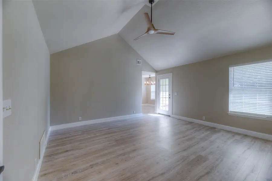 911 N 14th Street, Collinsville, OK 74021 - #3