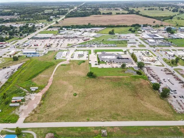 410 N Armstrong Street, Bixby, OK 74008 - #3