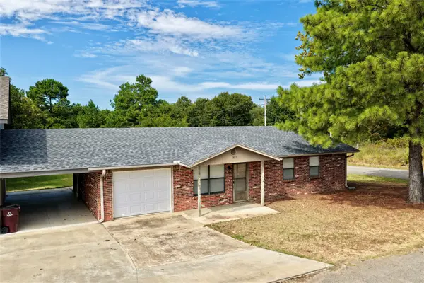 1812 Sunset Drive, Eufaula, OK 74432
