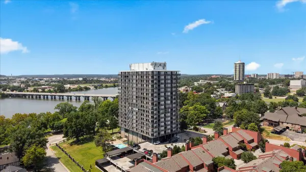 2300 S Riverside Drive #3F, Tulsa, OK 74114