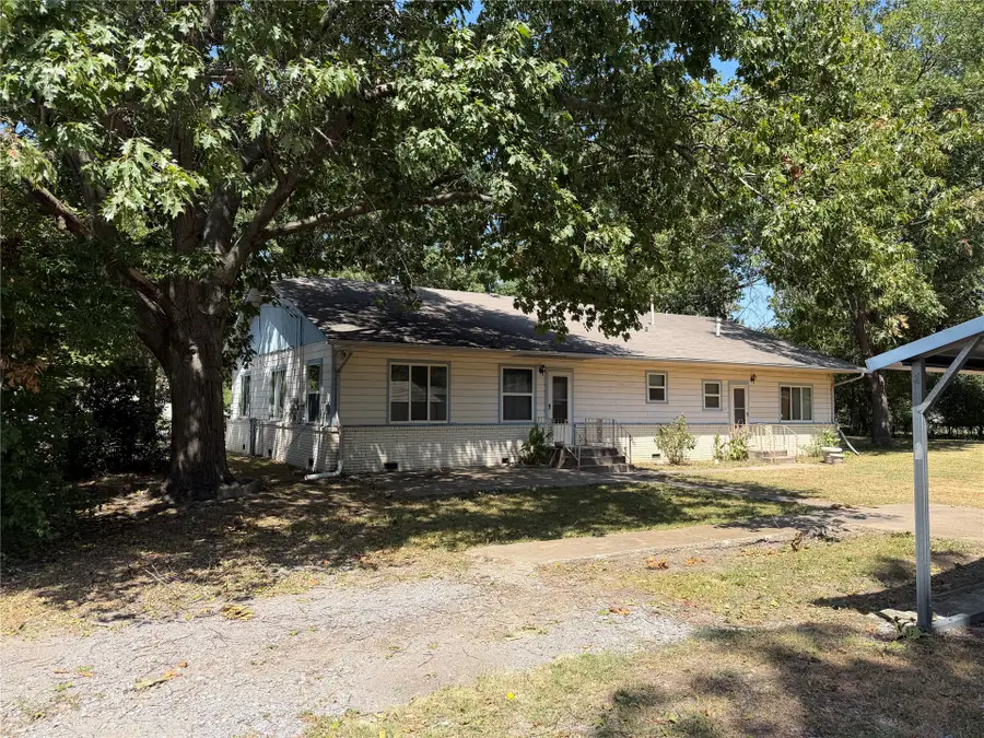 911 S Mcquarrie Avenue, Wagoner, OK 74467 - #2