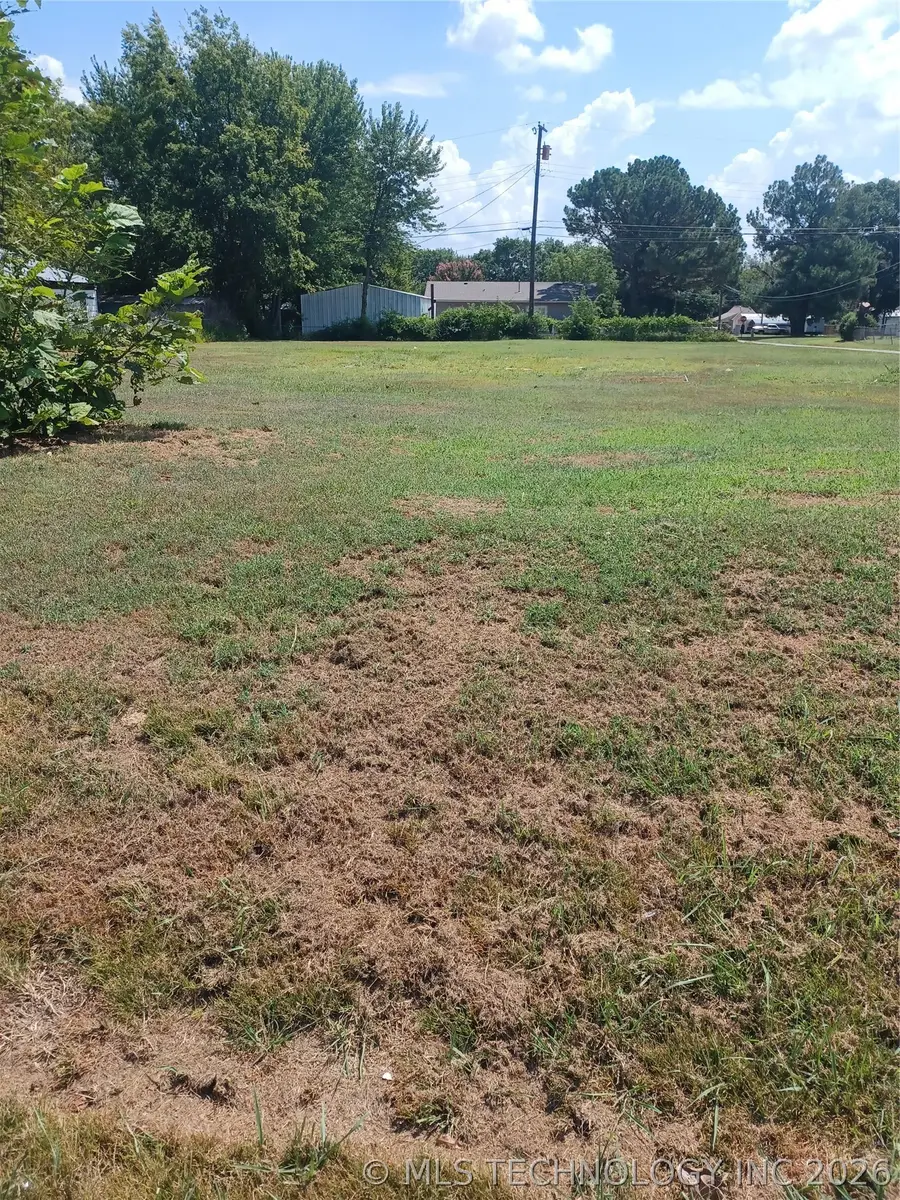 514 SE Main Street, Checotah, OK 74426 - #2
