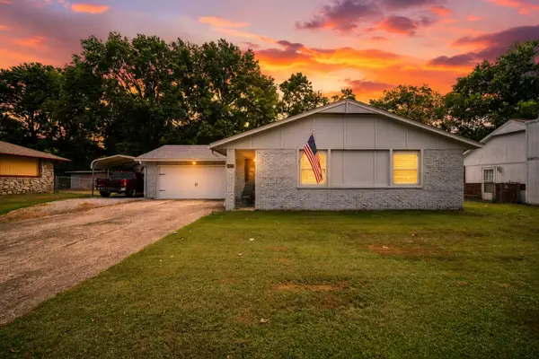 1813 Surrey Drive, Pryor, OK 74361