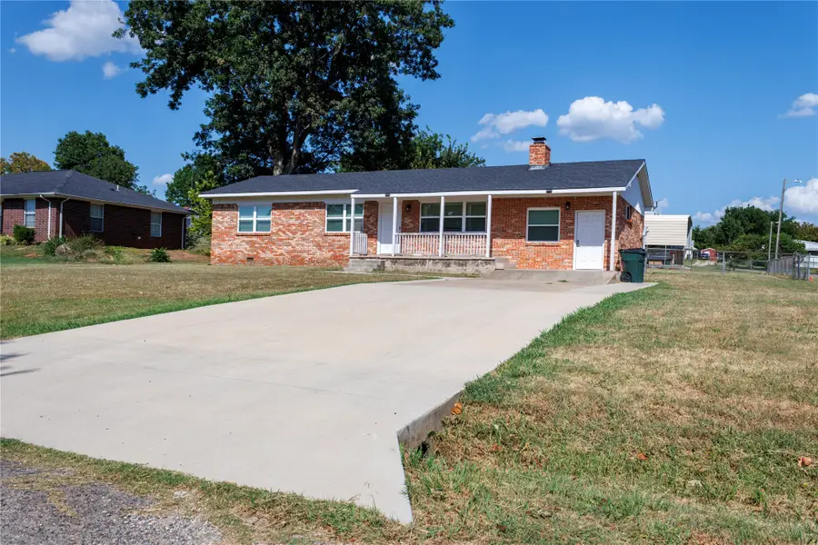 1204 NW Gaye Street, Kingston, OK 73439 - #2