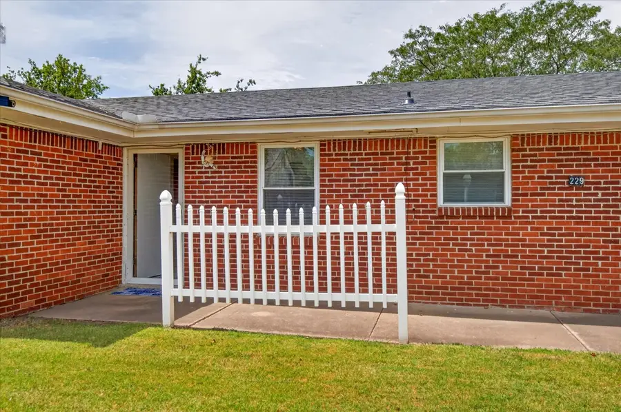 229 NE Myers Avenue, Bartlesville, OK 74006 - #2