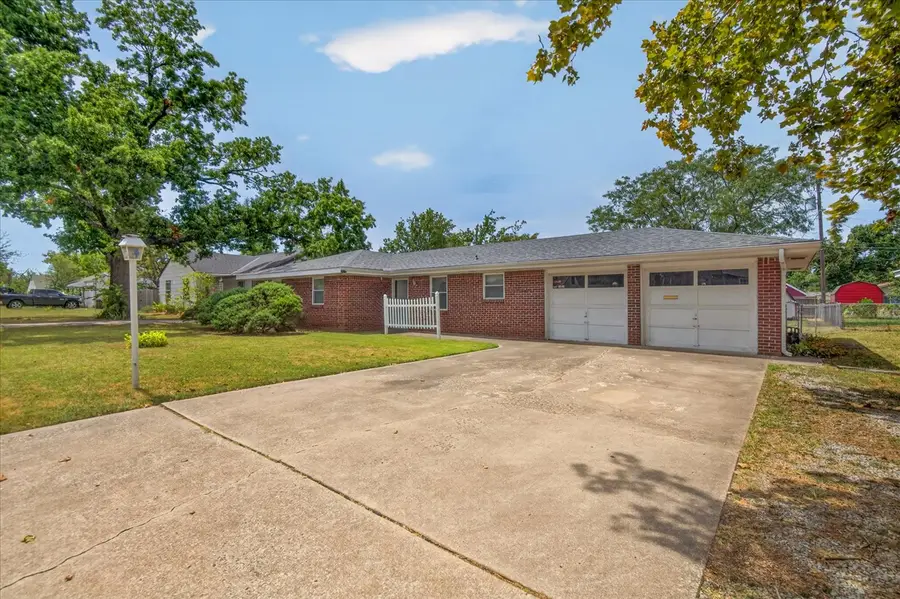 229 NE Myers Avenue, Bartlesville, OK 74006 - #3