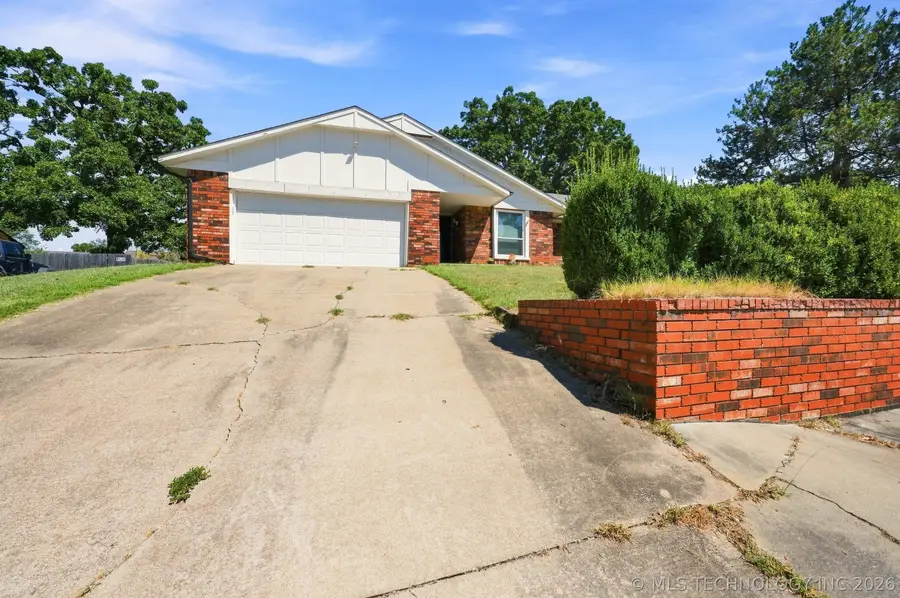 1016 E 13th Street, Claremore, OK 74017 - #3