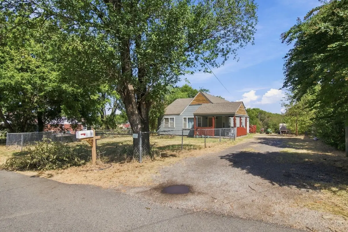 919 W North Avenue, Checotah, OK 74426 - #1