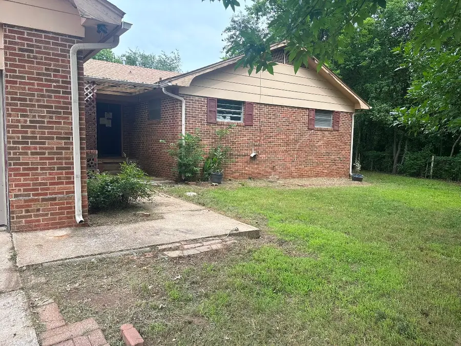 350 S West Street, Konawa, OK 74849 - #3