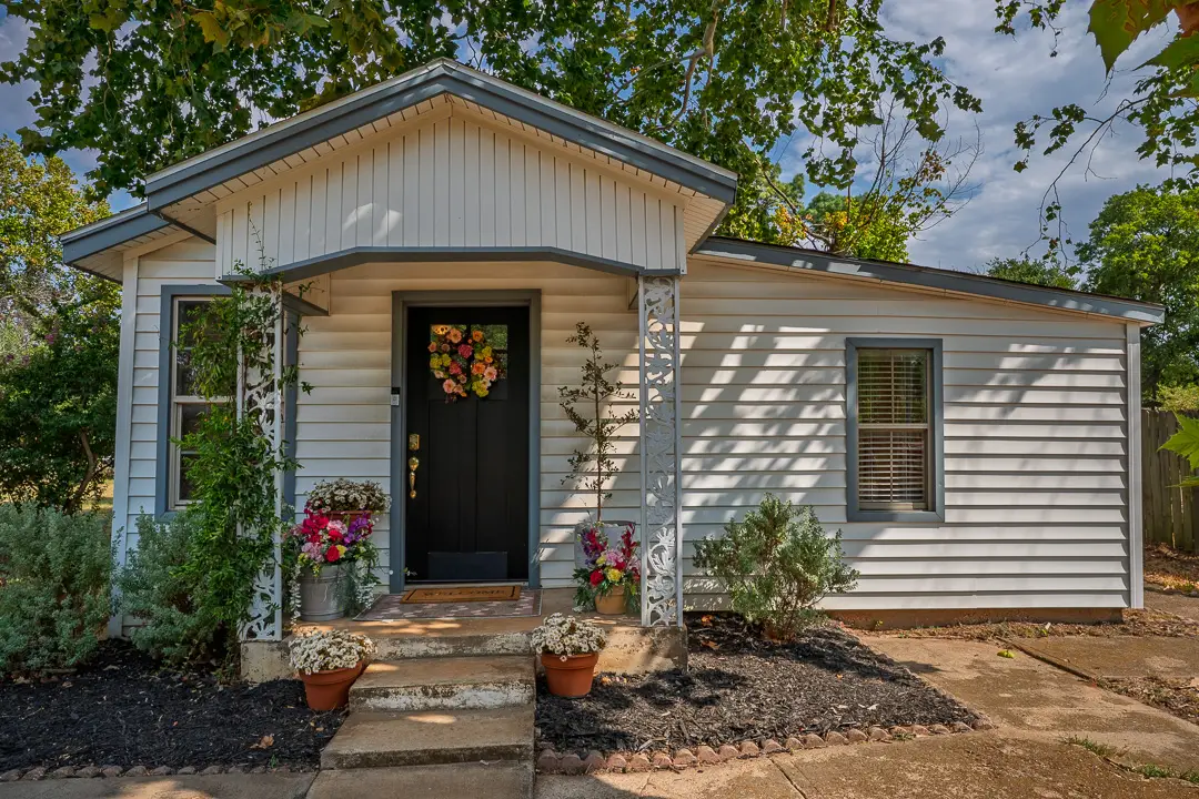 608 W Coleman, Colbert, OK 74733 - #1