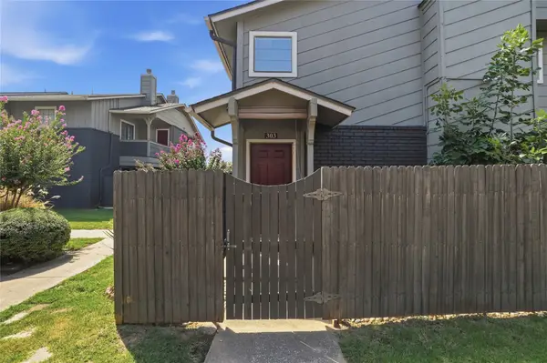 9015 S Delaware Avenue #303, Tulsa, OK 74137