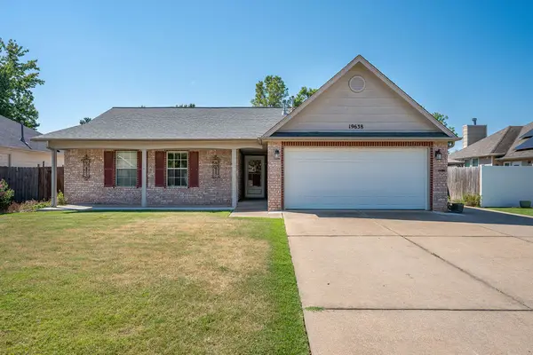19638 E 38th Place S, Broken Arrow, OK 74014
