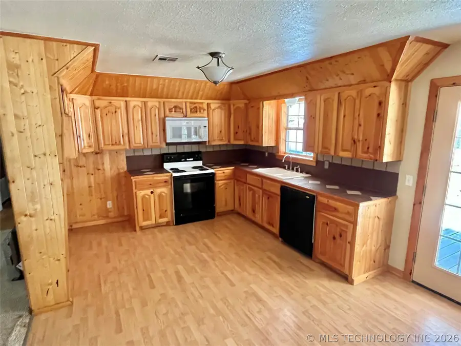 4783 Enos Road, Kingston, OK 73439 - #3