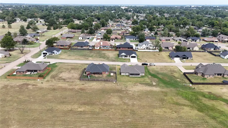 1006 E 14th Street, Cushing, OK 74023 - #3