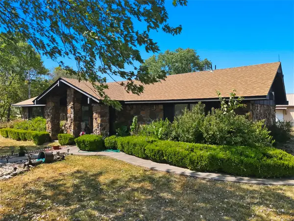 469833 E 740 Road, Stilwell, OK 74960