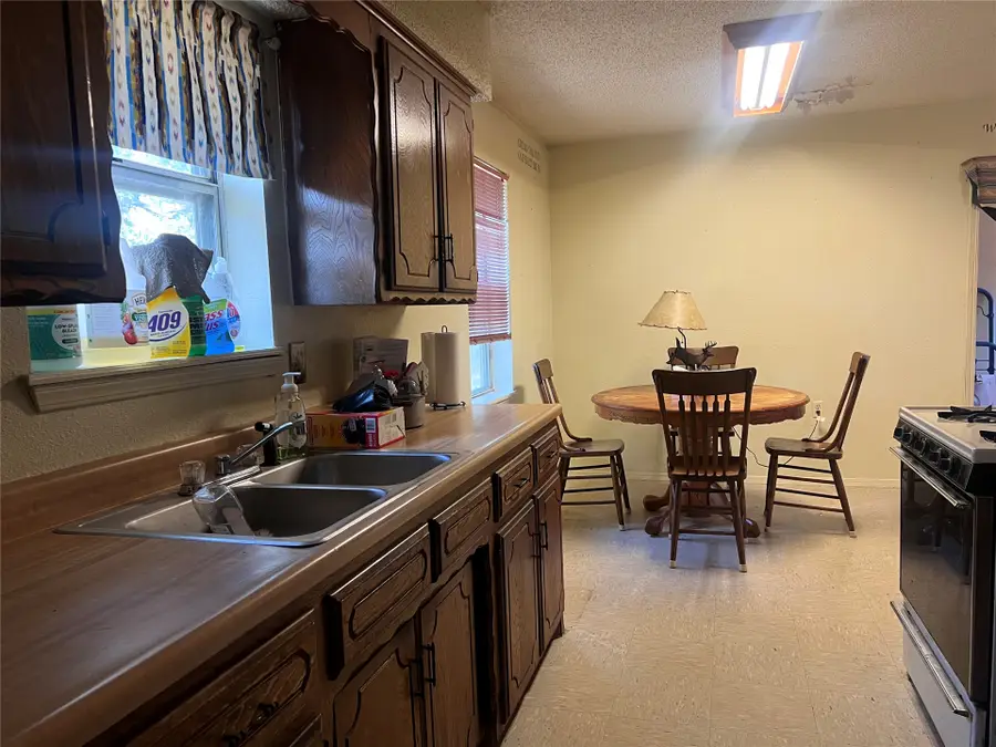 305 Bois D'arc Avenue, Kiowa, OK 74553 - #2