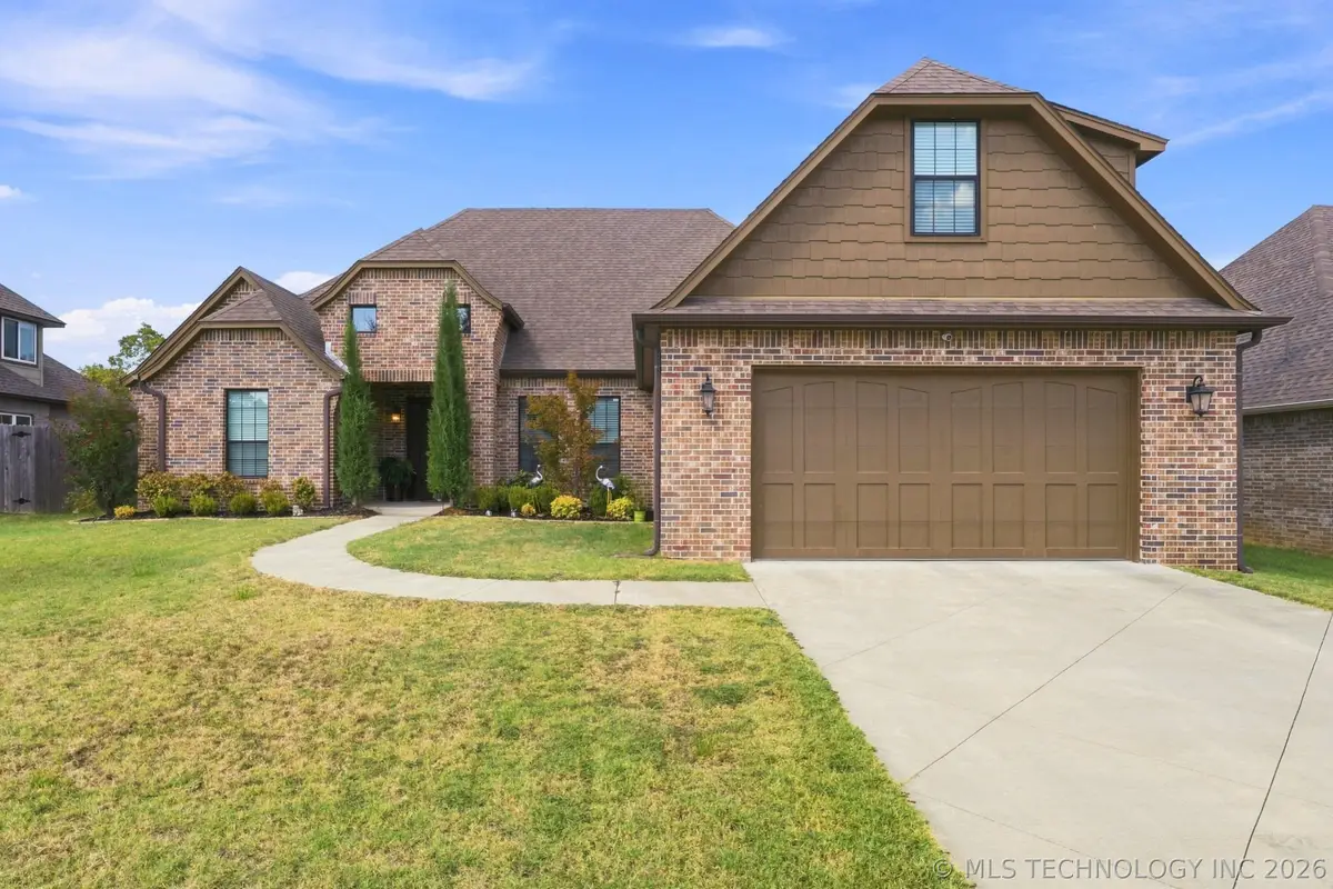 17 E 32nd Street, Sand Springs, OK 74063 - #1
