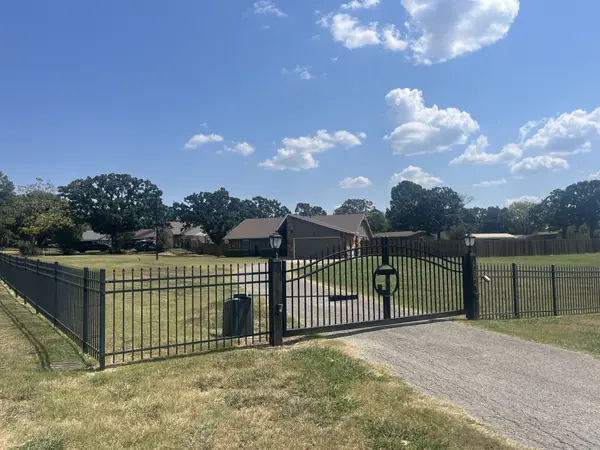 8921 Smith Circle, Tulsa, OK 74131