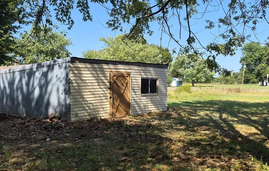 300 7th Avenue, Warner, OK 74469 - #2