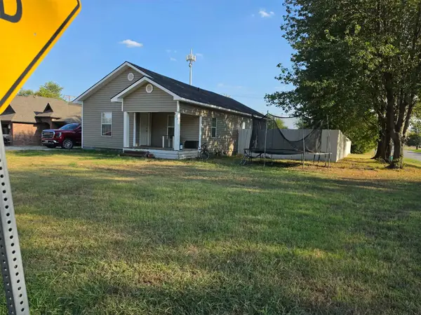 821 W Oak Street, Collinsville, OK 74021