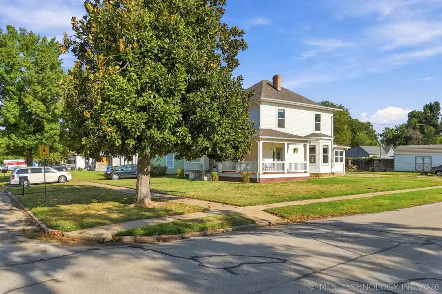 332 E 4th Street, Claremore, OK 74017 - #3