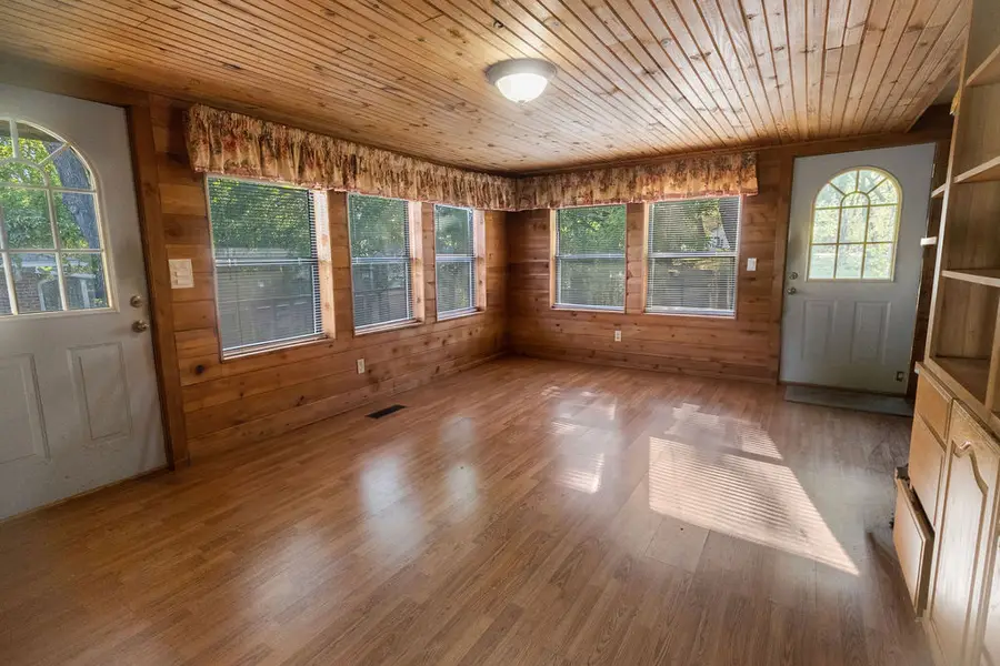 509 N Jefferson Avenue, Wagoner, OK 74467 - #2