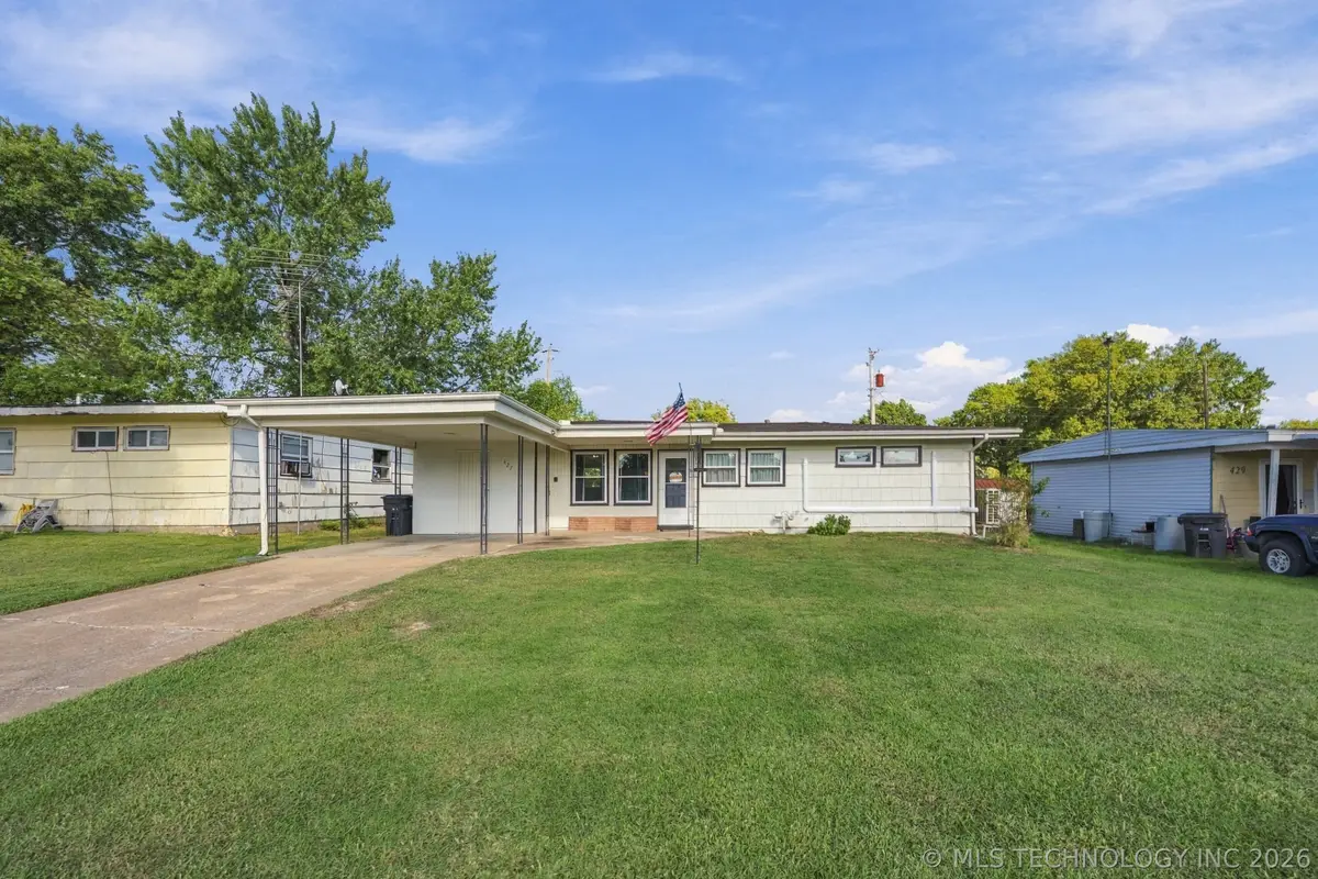 427 Meadowbrook Lane, Bartlesville, OK 74003 - #1