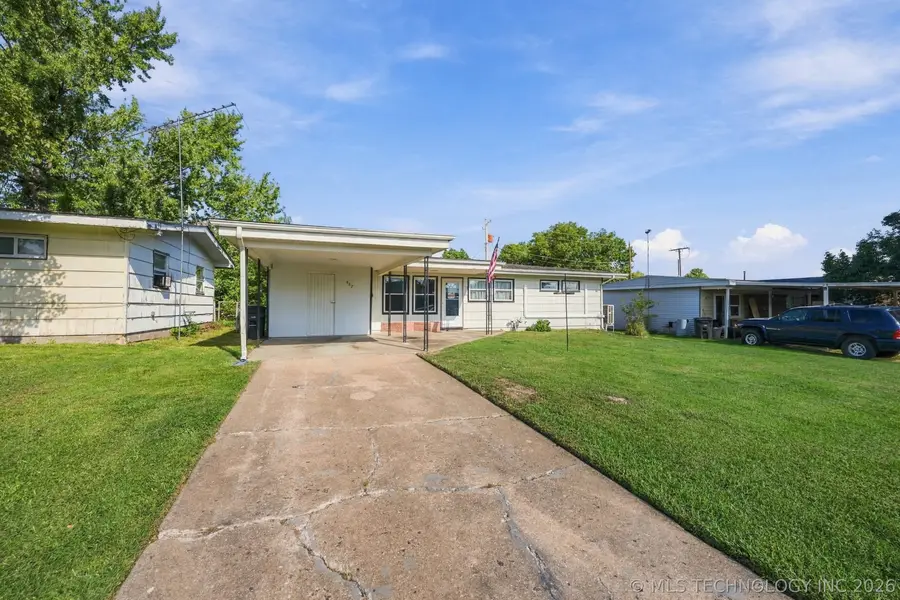 427 Meadowbrook Lane, Bartlesville, OK 74003 - #3