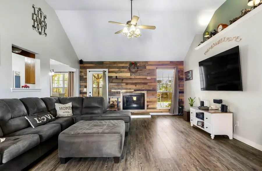 2102 W Walnut Street, Collinsville, OK 74021 - #2