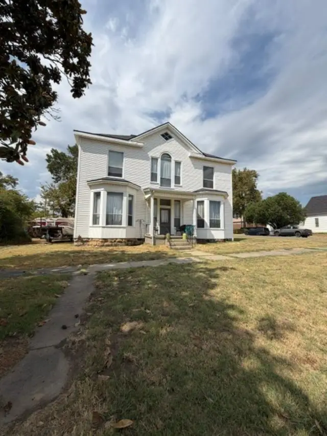 224 N Oak Street, Holdenville, OK 74848 - #2