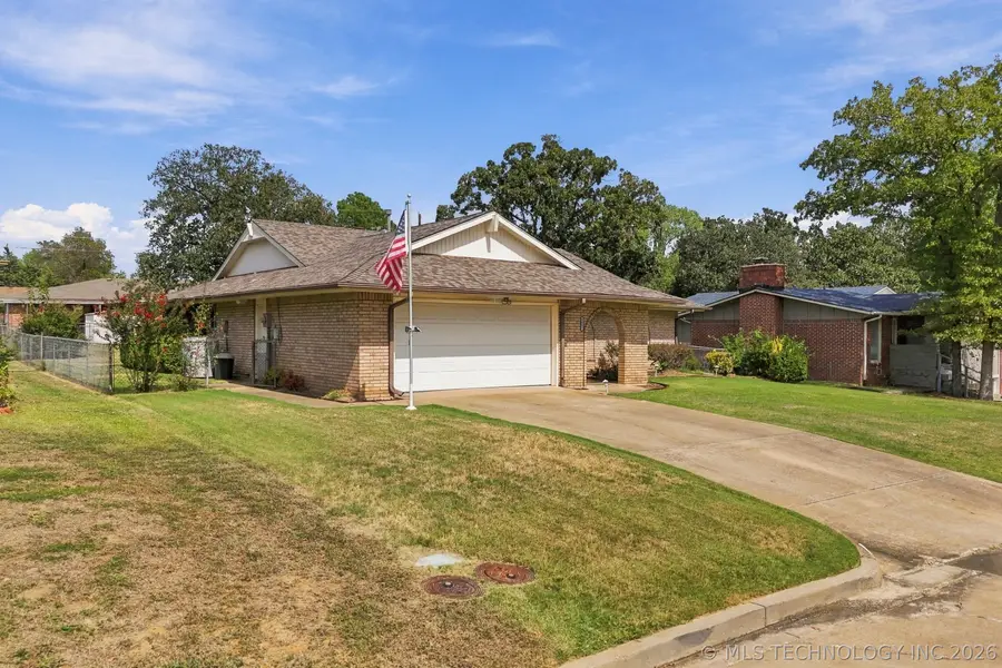 1011 E Teresa Avenue, Sapulpa, OK 74066 - #3