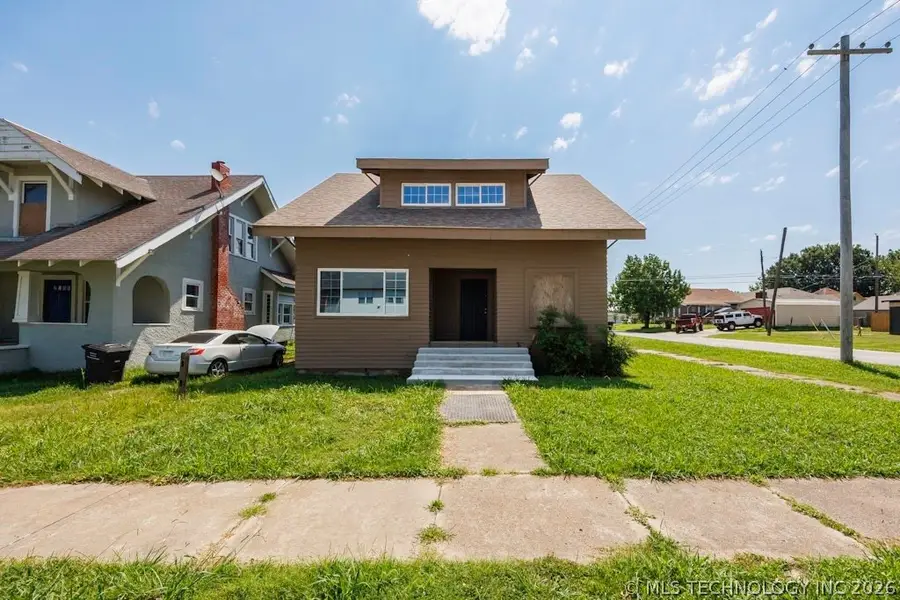 218 S Creek Avenue, Bartlesville, OK 74003 - #3