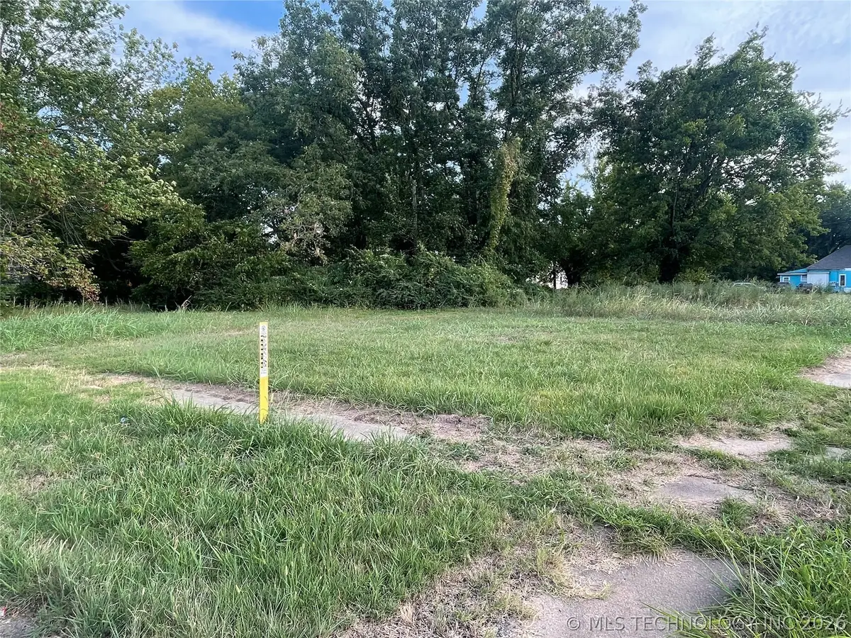 307 Fredonia Street, Muskogee, OK 74403 - #1