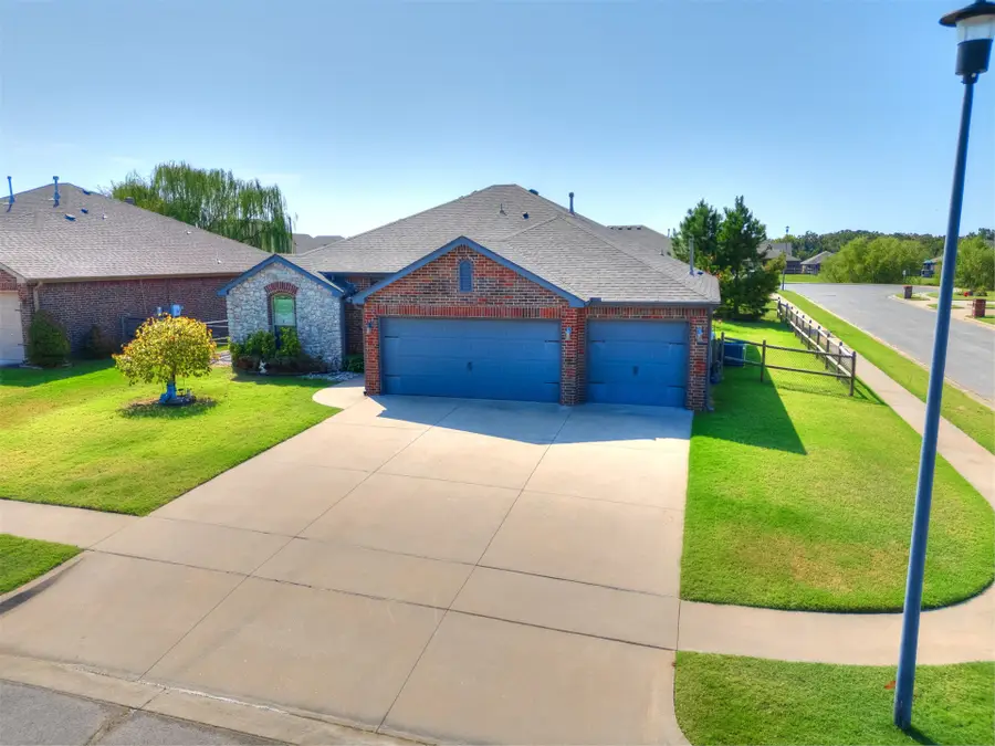 26886 E 142nd Street S, Coweta, OK 74429 - #3