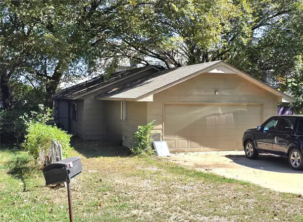 416 N Moore Avenue, Claremore, OK 74017