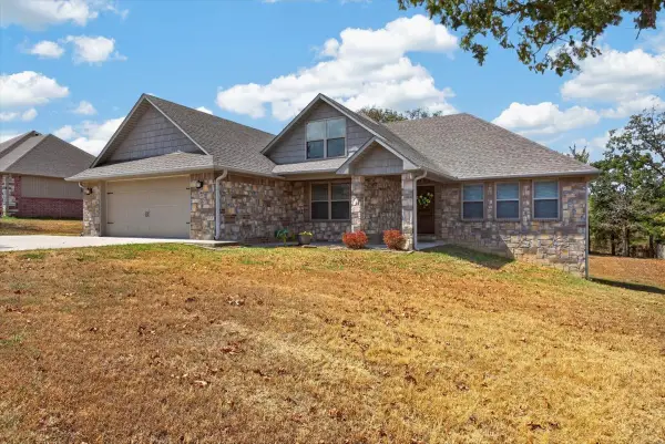 301 Eagle Crest, Poteau, OK 74953