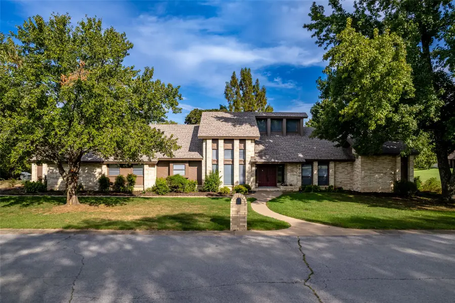 1300 S Bon Terre Street, Claremore, OK 74017 - #2