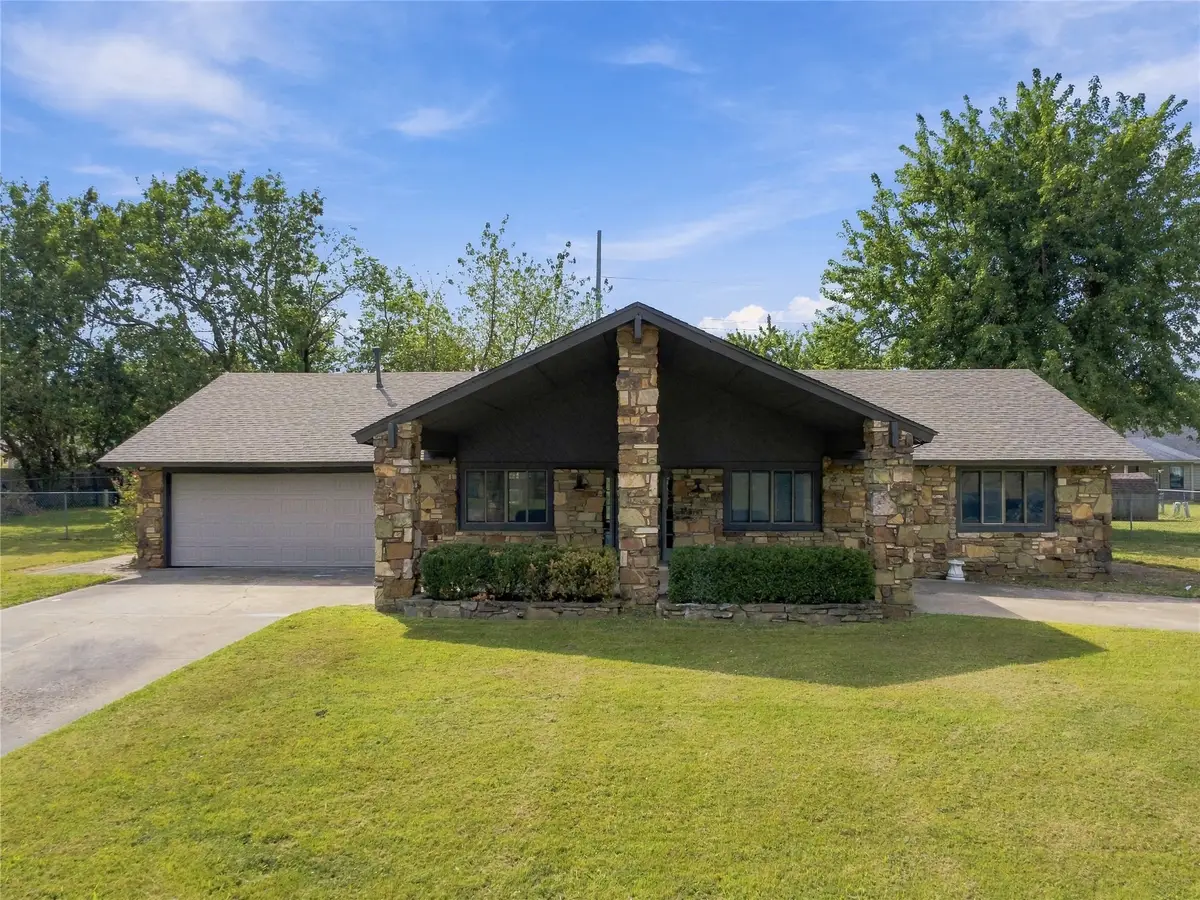 20938 E 35th Place S, Broken Arrow, OK 74014 - #1