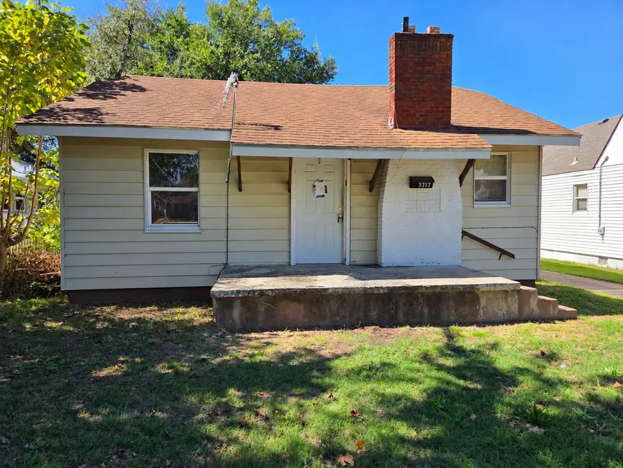 1717 S Keeler Avenue, Bartlesville, OK 74003 - #2