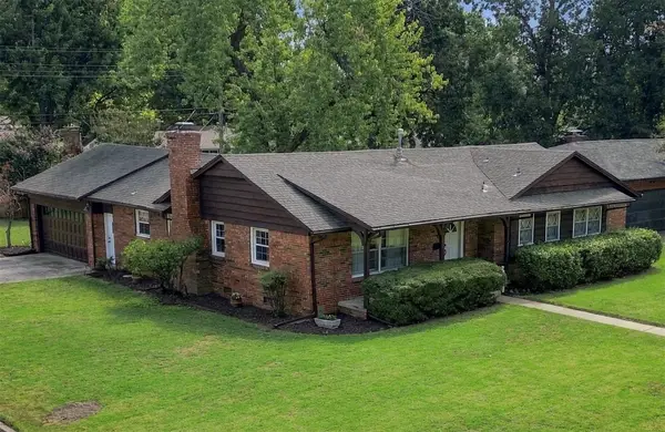 5205 S Birmingham Place, Tulsa, OK 74105