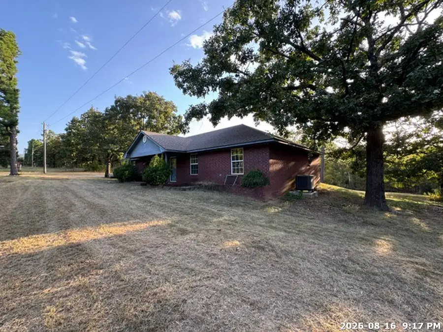 36785 Poteau Mountain Road, Poteau, OK 74953 - #2