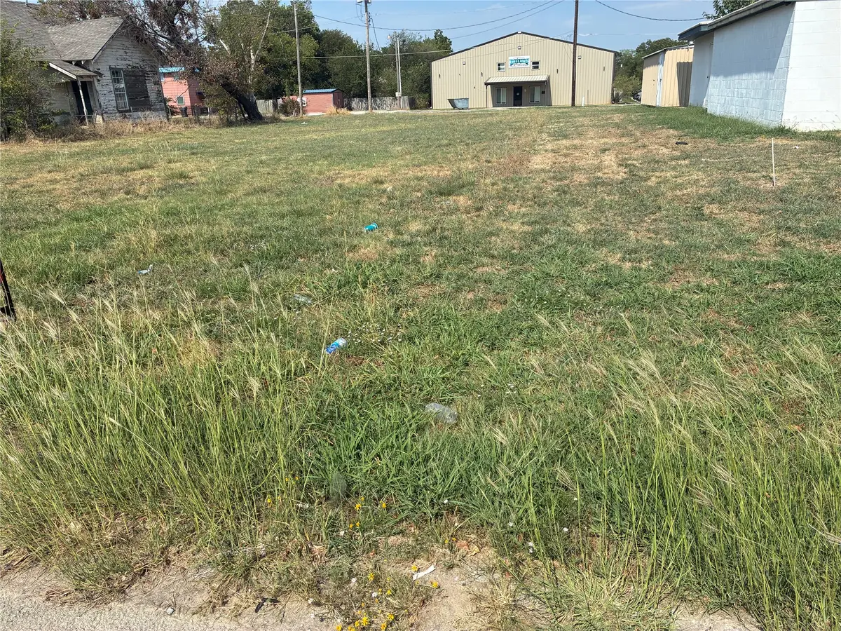 911 W Main, Ardmore, OK 73401 - #1