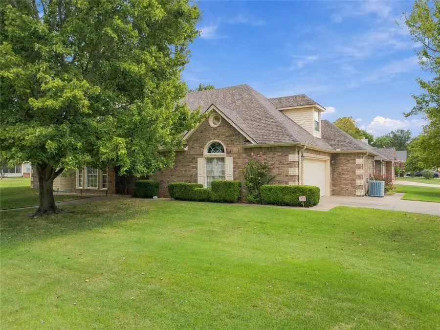 1206 Fairway Street, Claremore, OK 74019 - #3