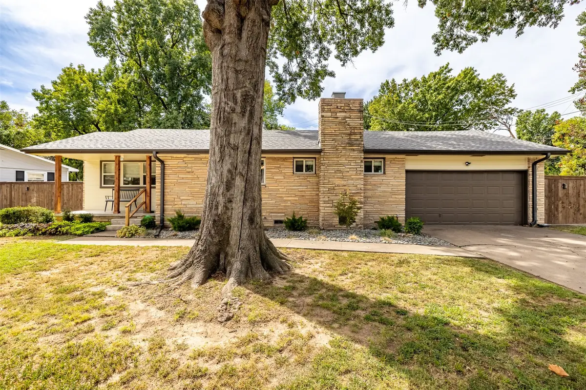 5622 S Columbia Avenue, Tulsa, OK 74105 - #1