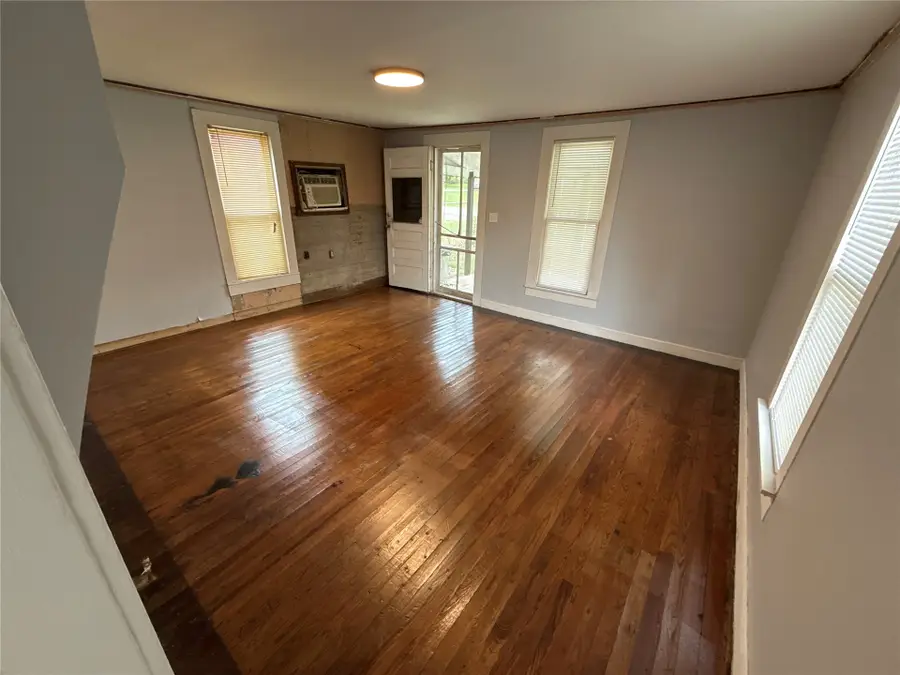 221 S Elm Street, Chelsea, OK 74016 - #3
