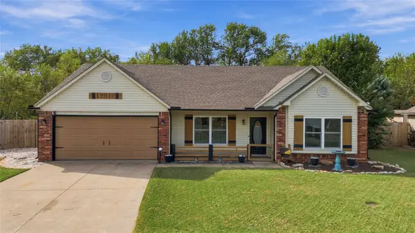 12010 E 114th Place, Collinsville, OK 74021