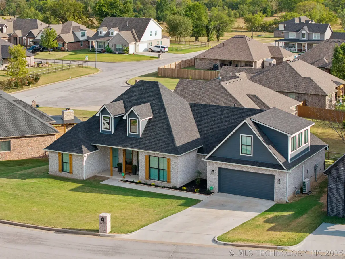 8460 Overlook Trail, Claremore, OK 74019 - #1