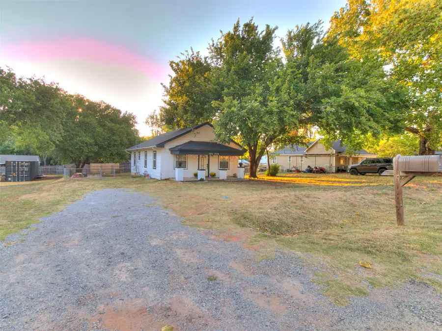 505 Fir Street, Wellston, OK 74881 - #3