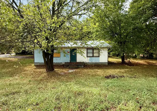 1008 E Graham Avenue, Pryor, OK 74361